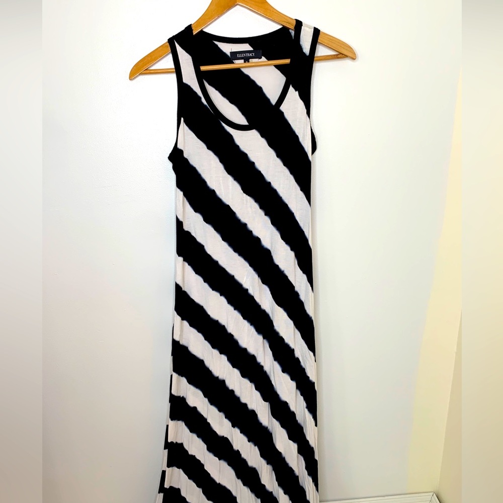 Ellen Tracy Sleeveless Maxi Dress Black & White Size 8
Beach vacation leisure